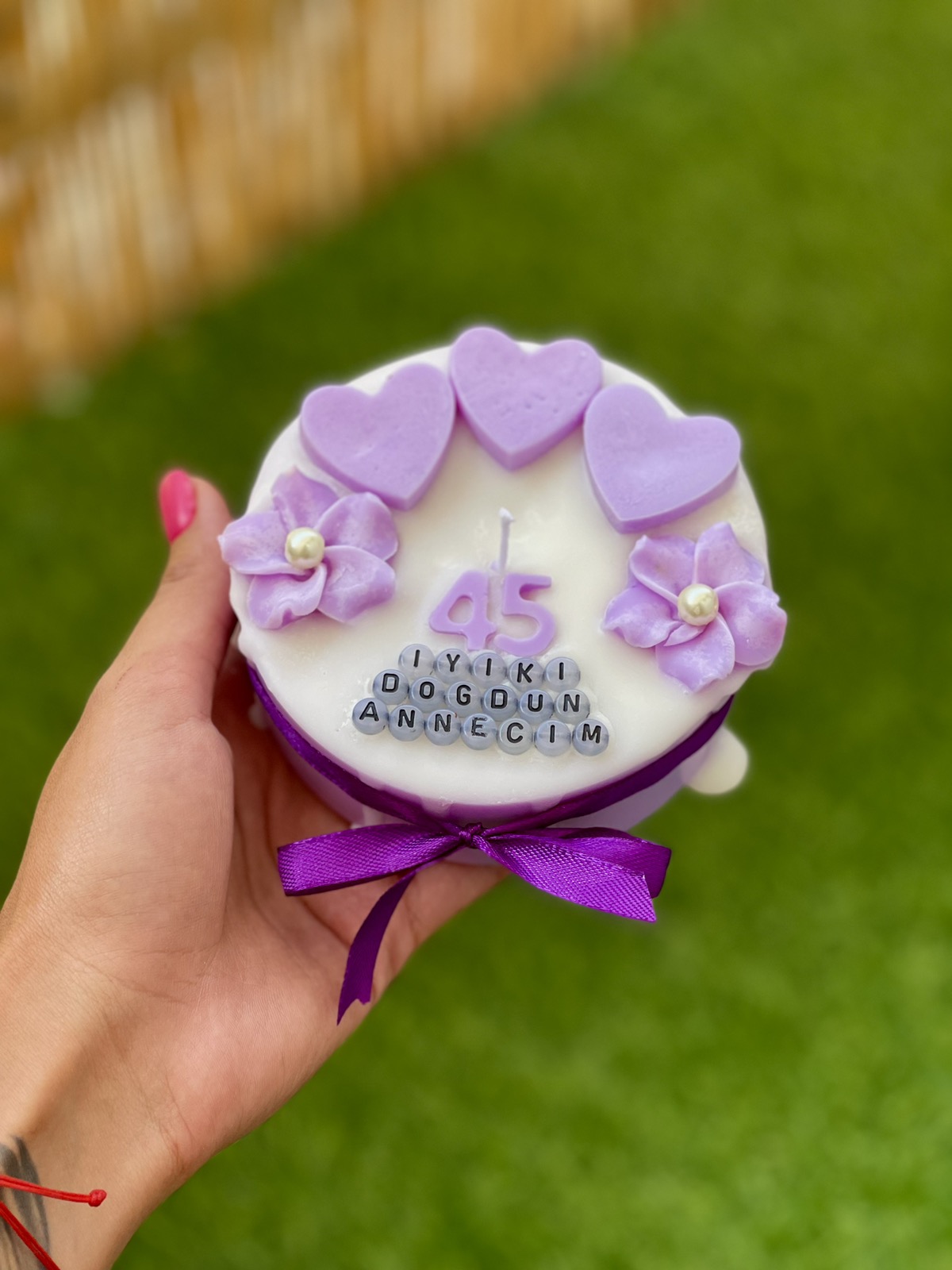 Персонализирана ароматна свещ „Lilac“ – ръчно изработен подарък | Ccandles Art