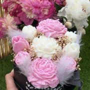 Букет с цветя от ароматни свещи в луксозна кутия | Ccandles Art