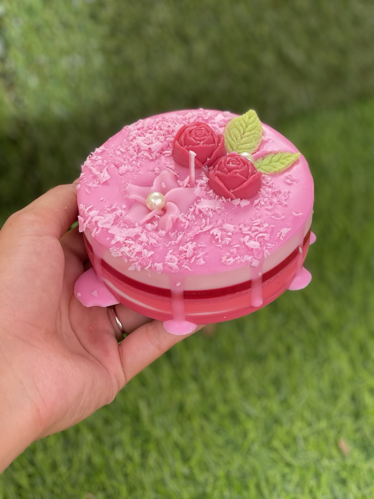 Свещ тортичка „Raspberry Velvet“ | Ccandles Art