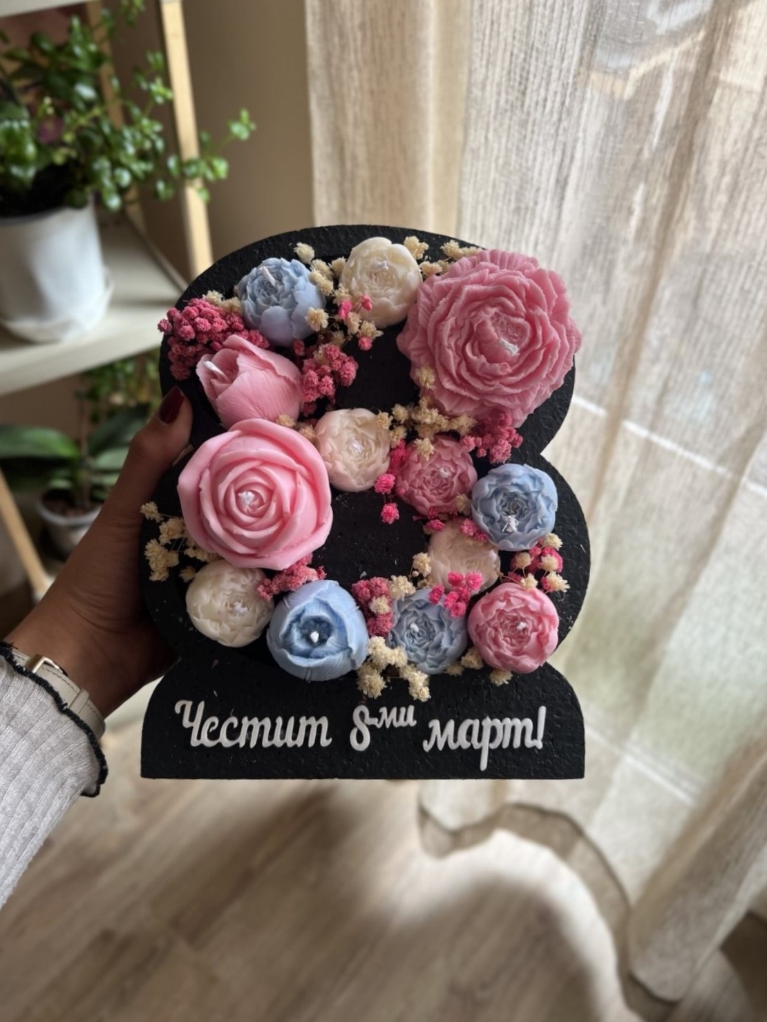 Кутия с 13бр. свещи цветя – форма осмица | Ccandles Art