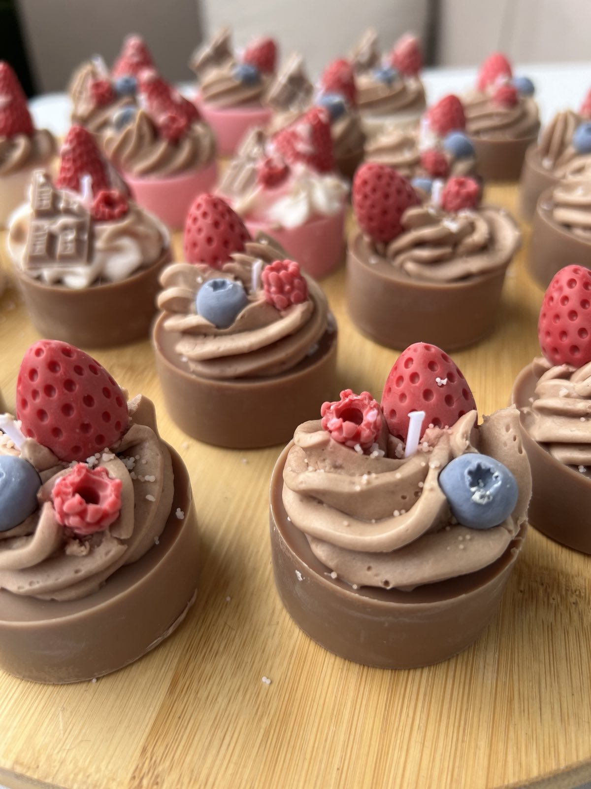 Свещи „Petit Fours“  – подаръци за гости| Ccandles Art